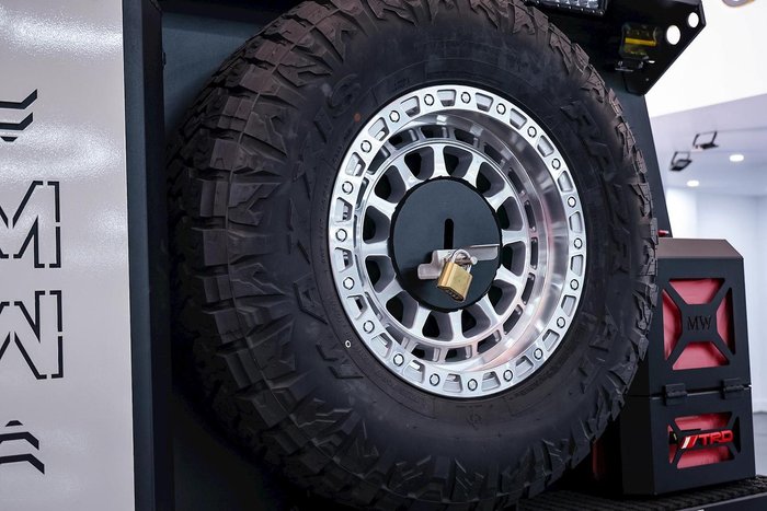 2024 Toyota Landcruiser GXL