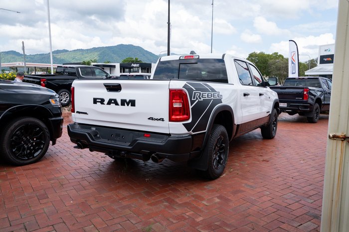 2025 RAM 1500 Rebel Crew Cab SWB Hurricane SO