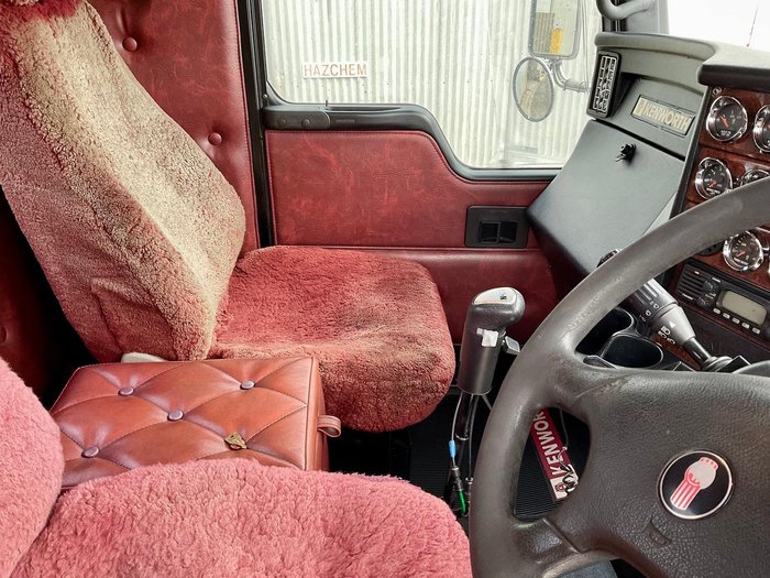 2010 Kenworth T402 Special Build See Spec Cond Hyd $72275+Gst KENWORTH T402 DAY CAB