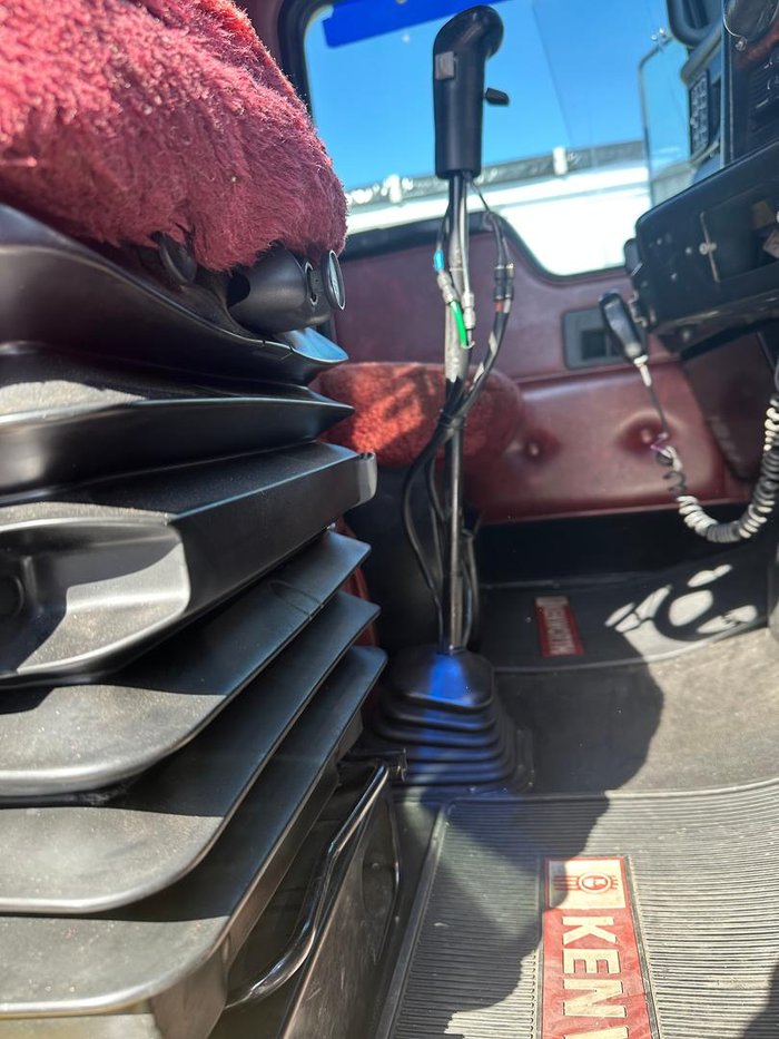 2010 Kenworth T402 Special Build See Spec Cond Hyd $72275+Gst KENWORTH T402 DAY CAB