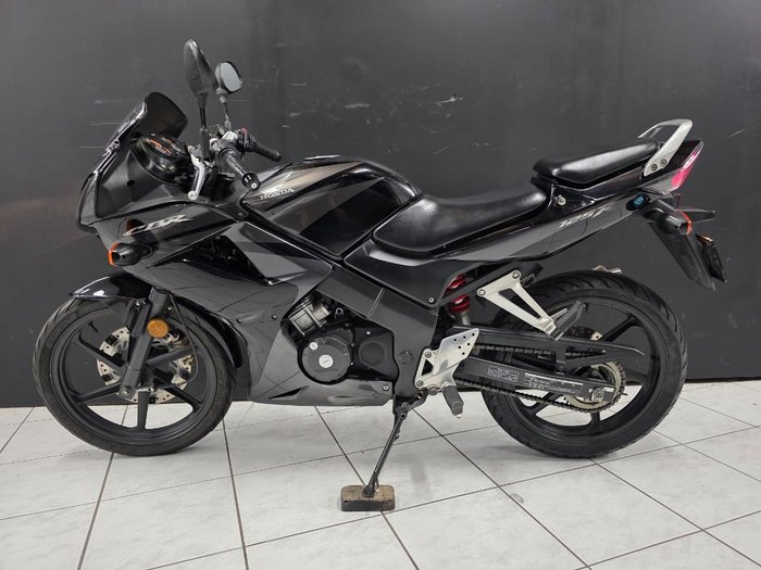2007 Honda CBR125R Black