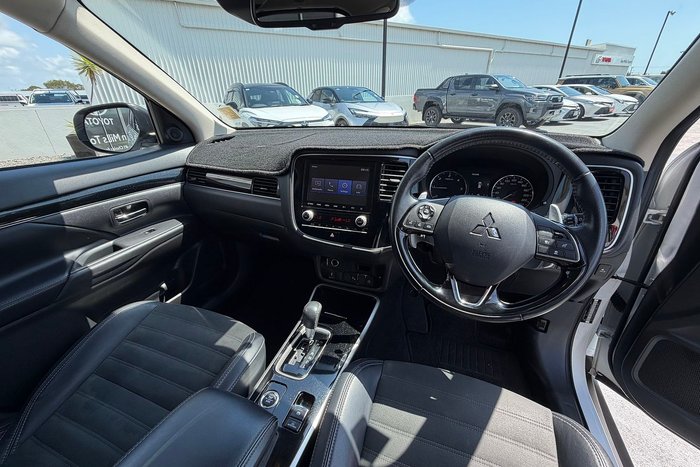 2020 Mitsubishi Outlander LS