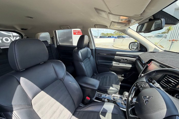 2020 Mitsubishi Outlander LS