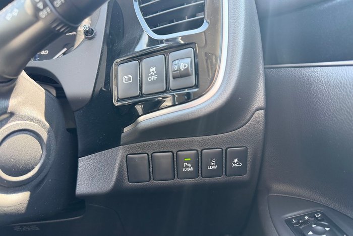 2020 Mitsubishi Outlander LS