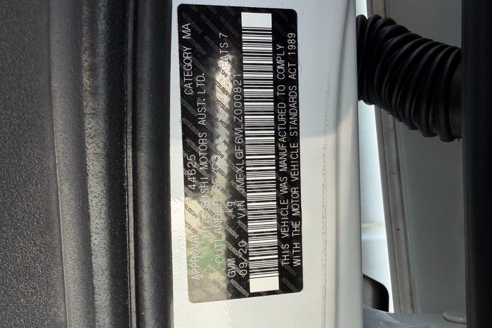 2020 Mitsubishi Outlander LS