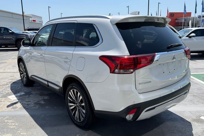 2020 Mitsubishi Outlander LS