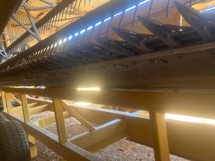 2011 New Holland Cr9070