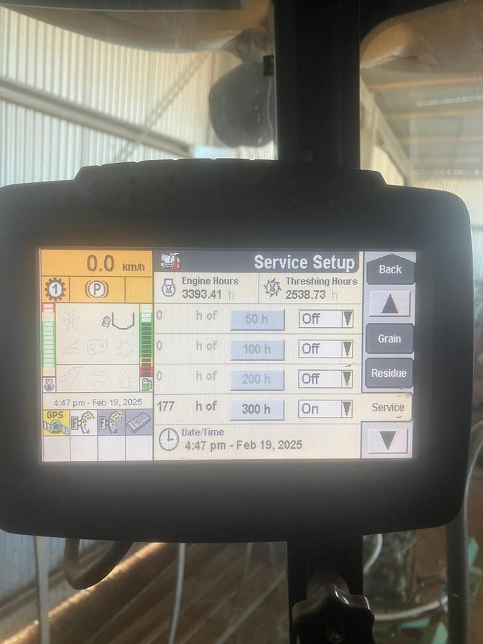 2011 New Holland Cr9070