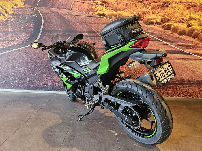 2017 Kawasaki Ninja 300 ABS (EX300B) Ninja Green