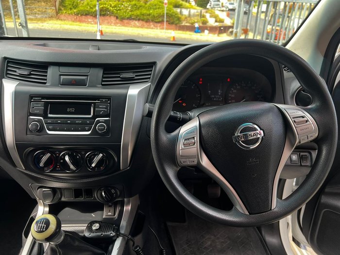 2015 Nissan Navara RX