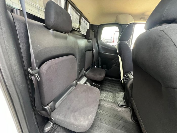 2015 Nissan Navara RX