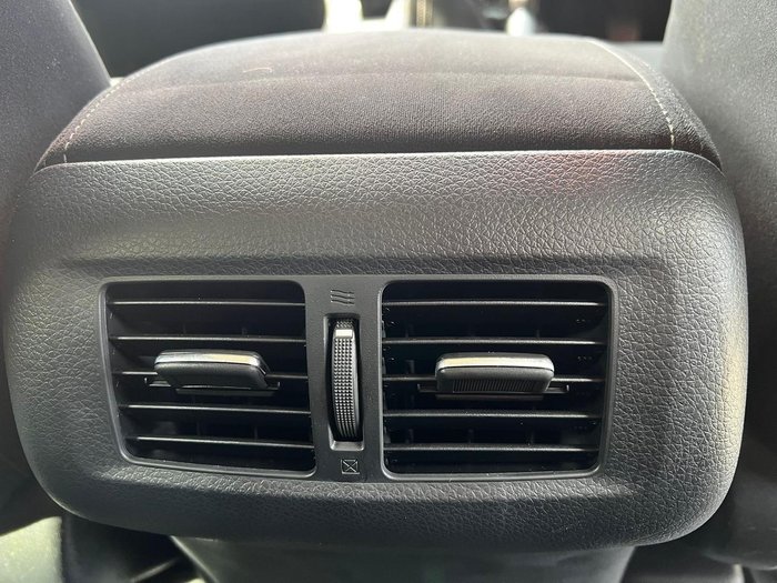 2015 Nissan Navara RX