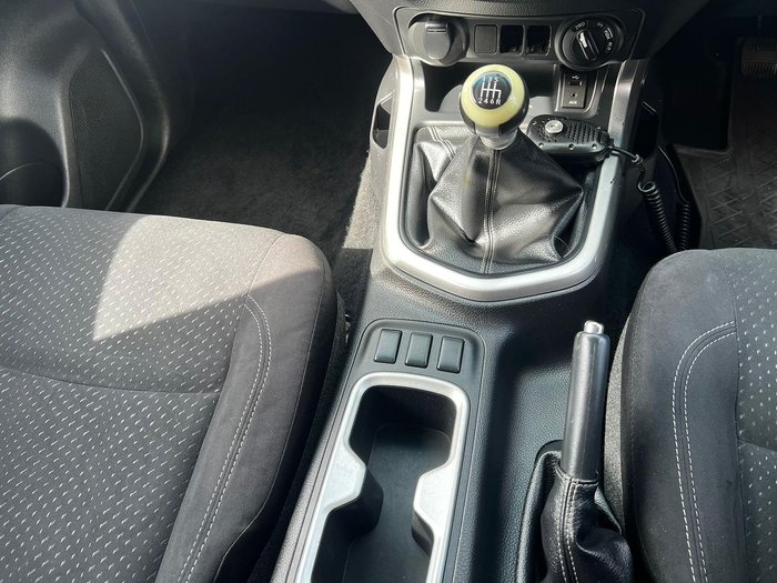 2015 Nissan Navara RX