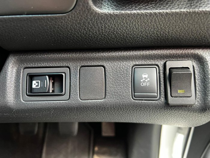 2015 Nissan Navara RX