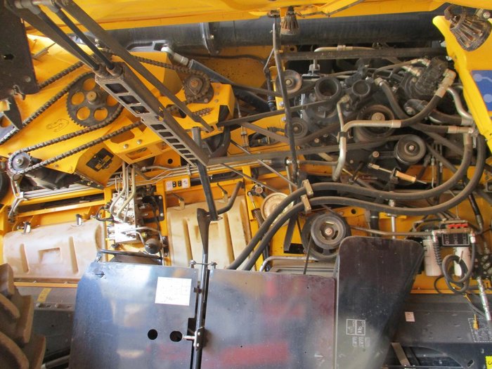 2021 New Holland Cr8.90 Yellow