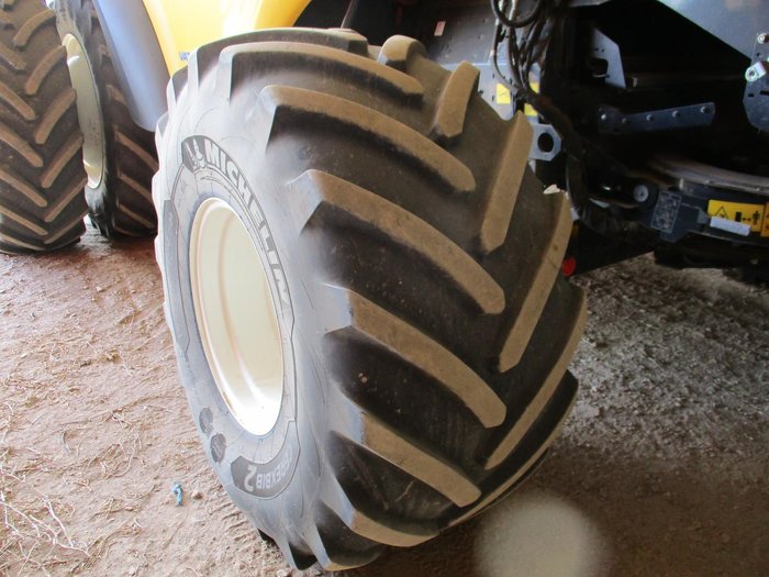 2021 New Holland Cr8.90 Yellow