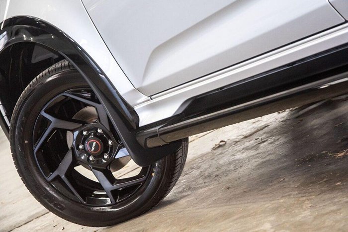 2025 Isuzu MU-X X-TERRAIN