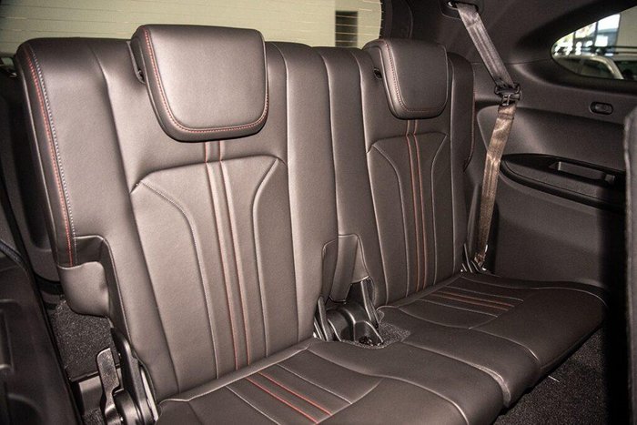 2025 Isuzu MU-X X-TERRAIN