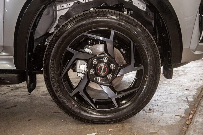 2025 Isuzu MU-X X-TERRAIN