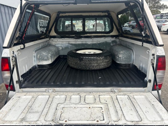 2005 Nissan Navara DX D22 MY03 4X4 Polar White
