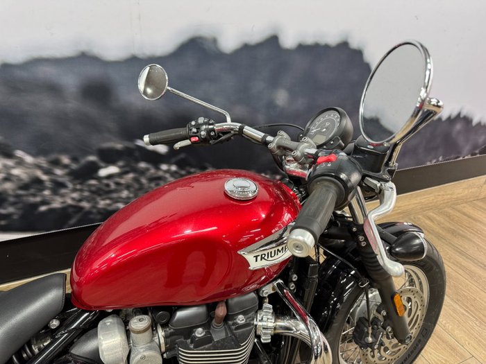 2018 Triumph SPEEDMASTER RED