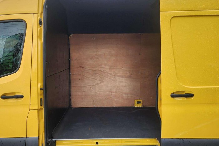 2019 Mercedes-Benz Sprinter 314CDI VS30 Broom Yellow