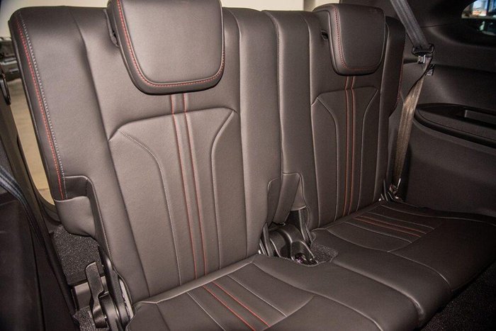 2025 Isuzu MU-X X-TERRAIN