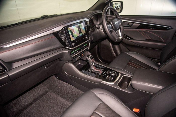 2025 Isuzu MU-X X-TERRAIN