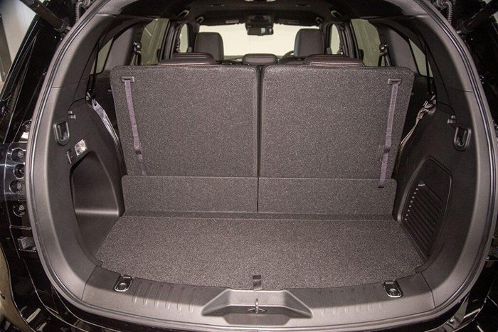 2025 Isuzu MU-X X-TERRAIN