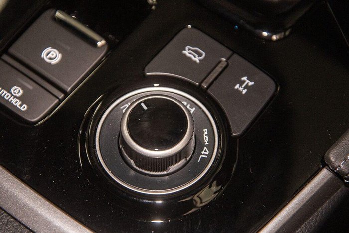 2025 Isuzu MU-X X-TERRAIN