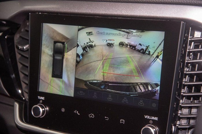 2025 Isuzu MU-X X-TERRAIN