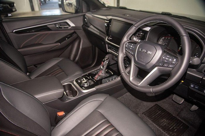 2025 Isuzu MU-X X-TERRAIN