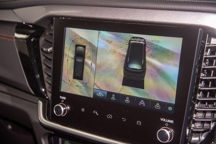 2025 Isuzu MU-X X-TERRAIN