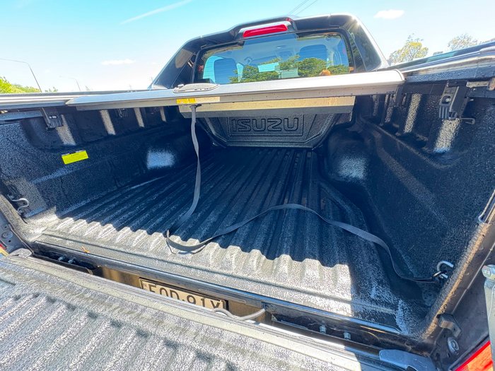 2021 Isuzu D-MAX LS-M