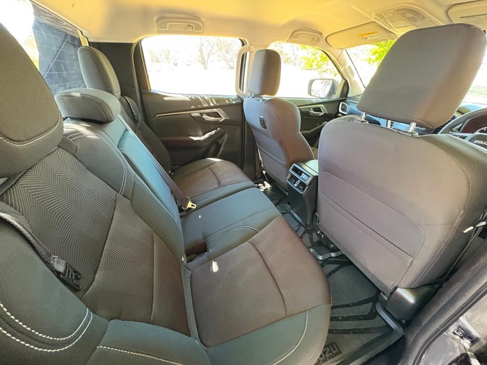 2021 Isuzu D-MAX LS-M