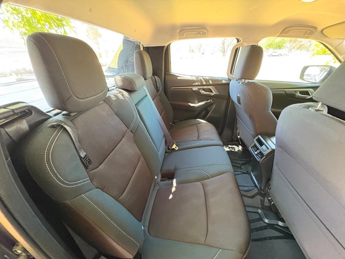 2021 Isuzu D-MAX LS-M