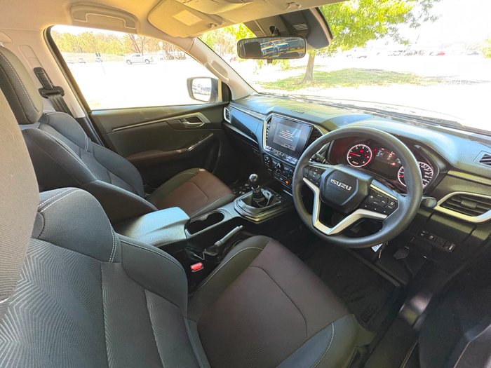 2021 Isuzu D-MAX LS-M