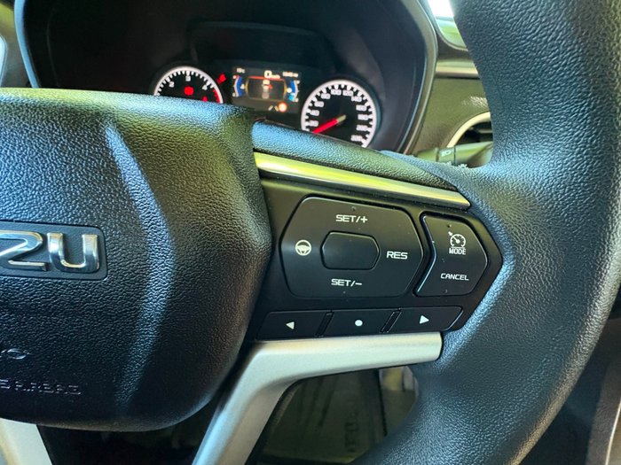 2021 Isuzu D-MAX LS-M