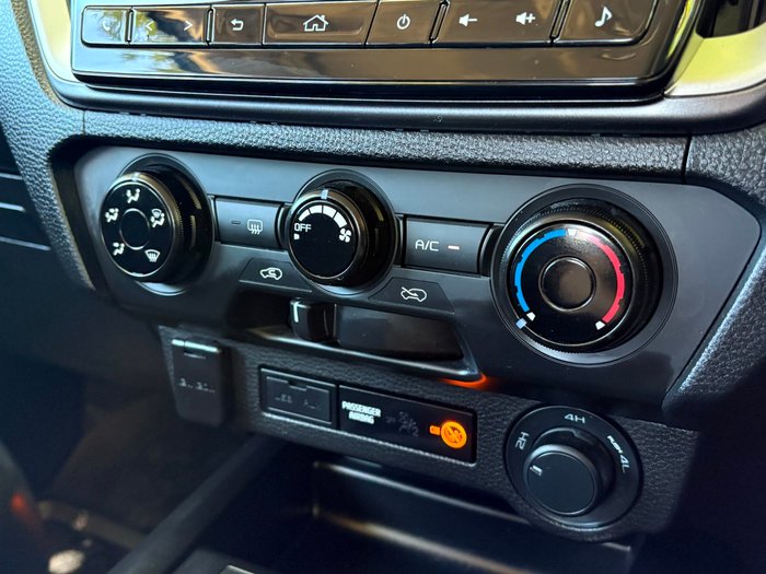 2021 Isuzu D-MAX LS-M