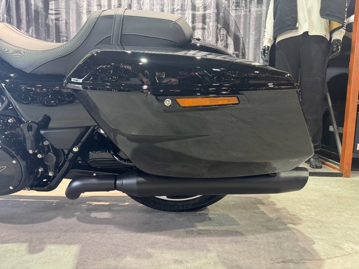 2025 Harley-davidson FLTRX ROAD GLIDE (117) Vivid Black