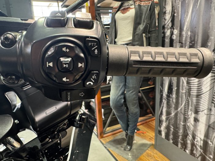 2025 Harley-davidson FLTRX ROAD GLIDE (117) Vivid Black