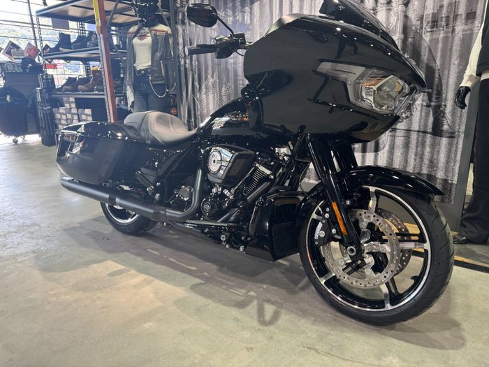 2025 Harley-davidson FLTRX ROAD GLIDE (117) Vivid Black