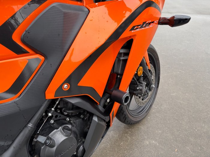 2016 Honda CBR300R S.E.