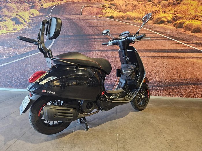 2018 Vespa Sprint 150 Carbon