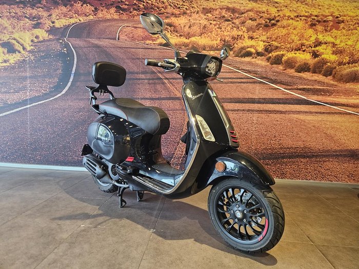 2018 Vespa Sprint 150 Carbon