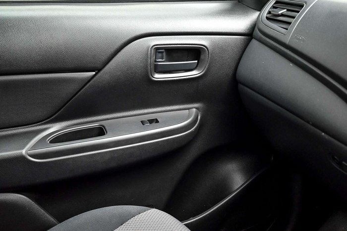 2022 Mitsubishi Triton GLX