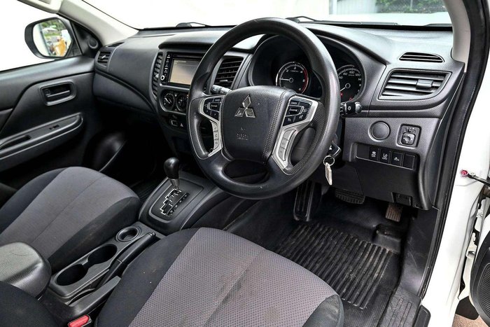 2022 Mitsubishi Triton GLX