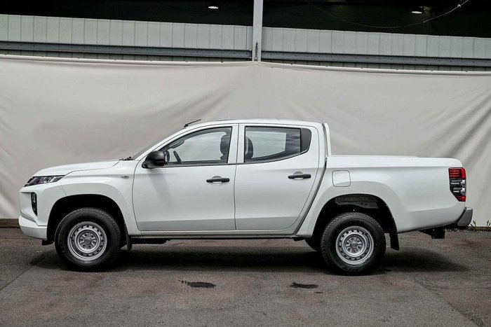 2022 Mitsubishi Triton GLX