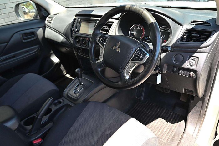 2022 Mitsubishi Triton GLX