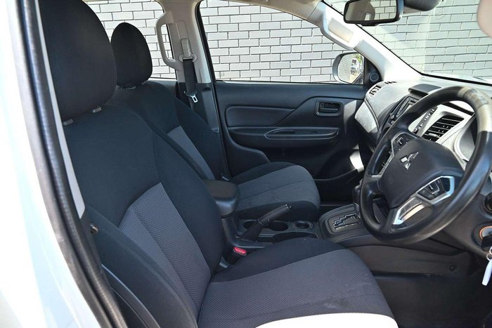 2022 Mitsubishi Triton GLX